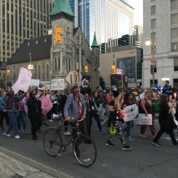 La marche « La rue, la nuit, les femmes sans peur ! » à Ottawa : témoignage d’une survivante