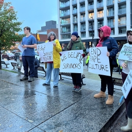 Un rassemblement pour les survivantes de crimes sexuels au Monument canadien pour les droits de la personne