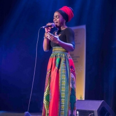 Carine au Micro : Toujours aussi captivée par la musique