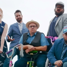 Improtéine: quasi-légendaire et encore humble après 20 ans