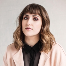 Rom-Com : Le plus récent album de Caroline Savoie